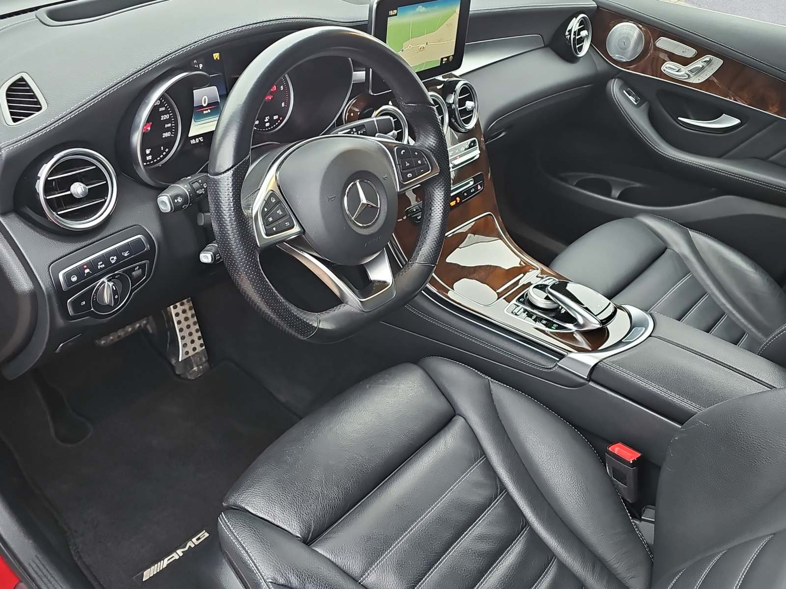 MERCEDES-BENZ GLC 250 d AMG Line 4Matic 9G-Tronic-image-10