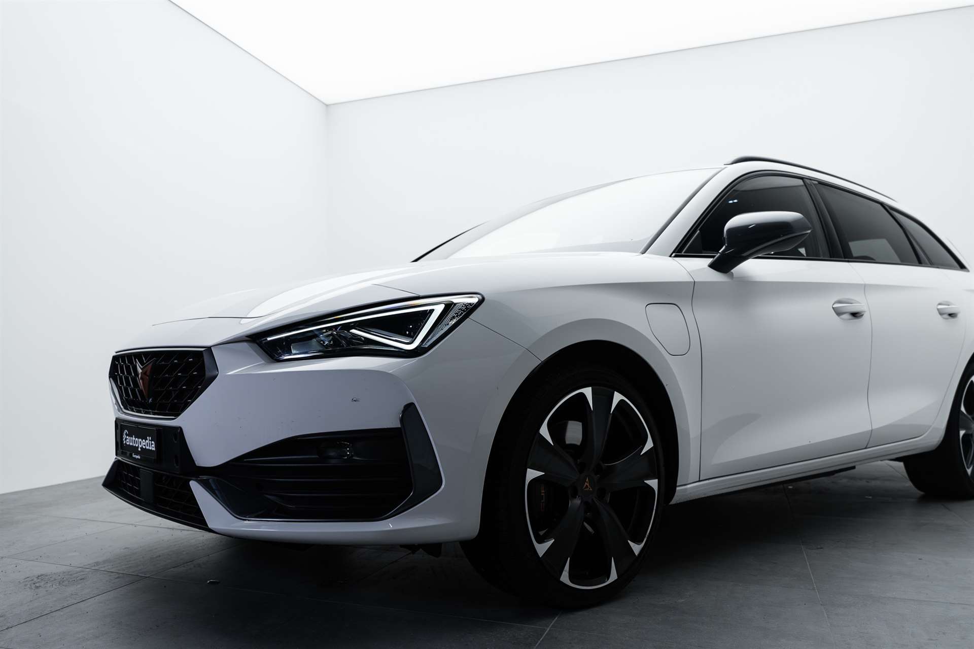 CUPRA LEON ST 1.4 e-HYBRID pHEV DSG-image-1