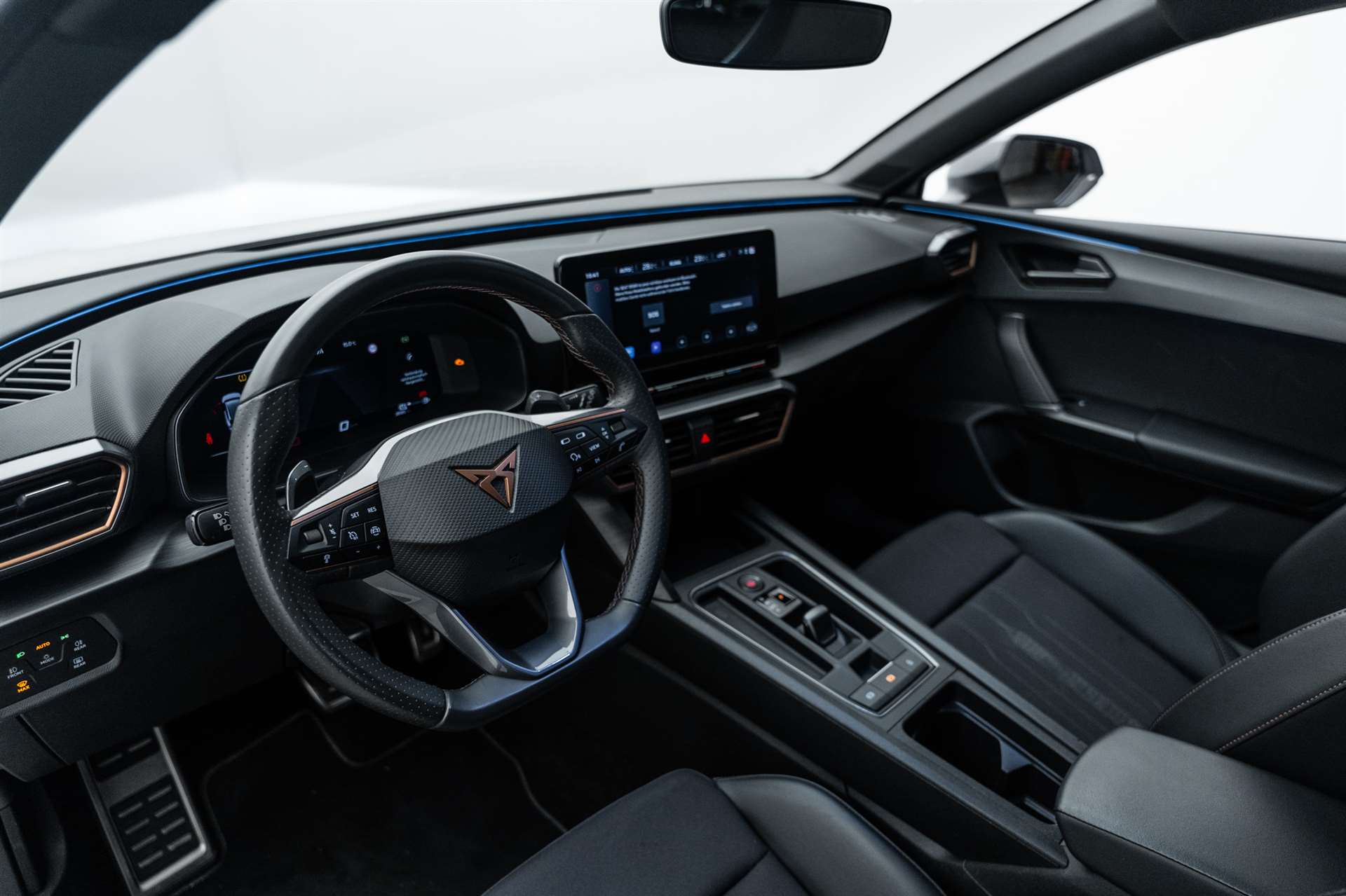 CUPRA LEON ST 1.4 e-HYBRID pHEV DSG-image-6