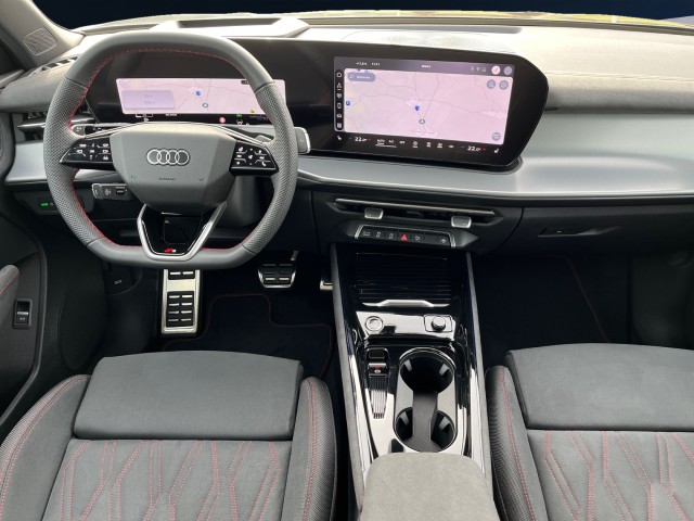 AUDI Q3 SUV TFSI quattro 195 kW S tronic-image-11