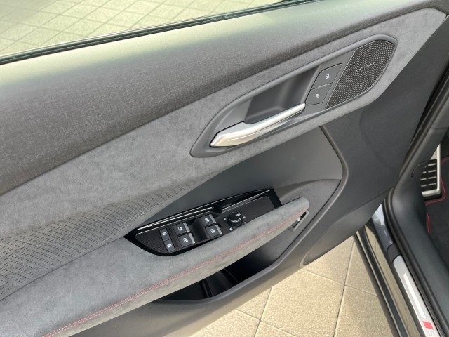 AUDI Q3 SUV TFSI quattro 195 kW S tronic-image-10