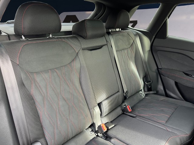AUDI Q3 SUV TFSI quattro 195 kW S tronic-image-17