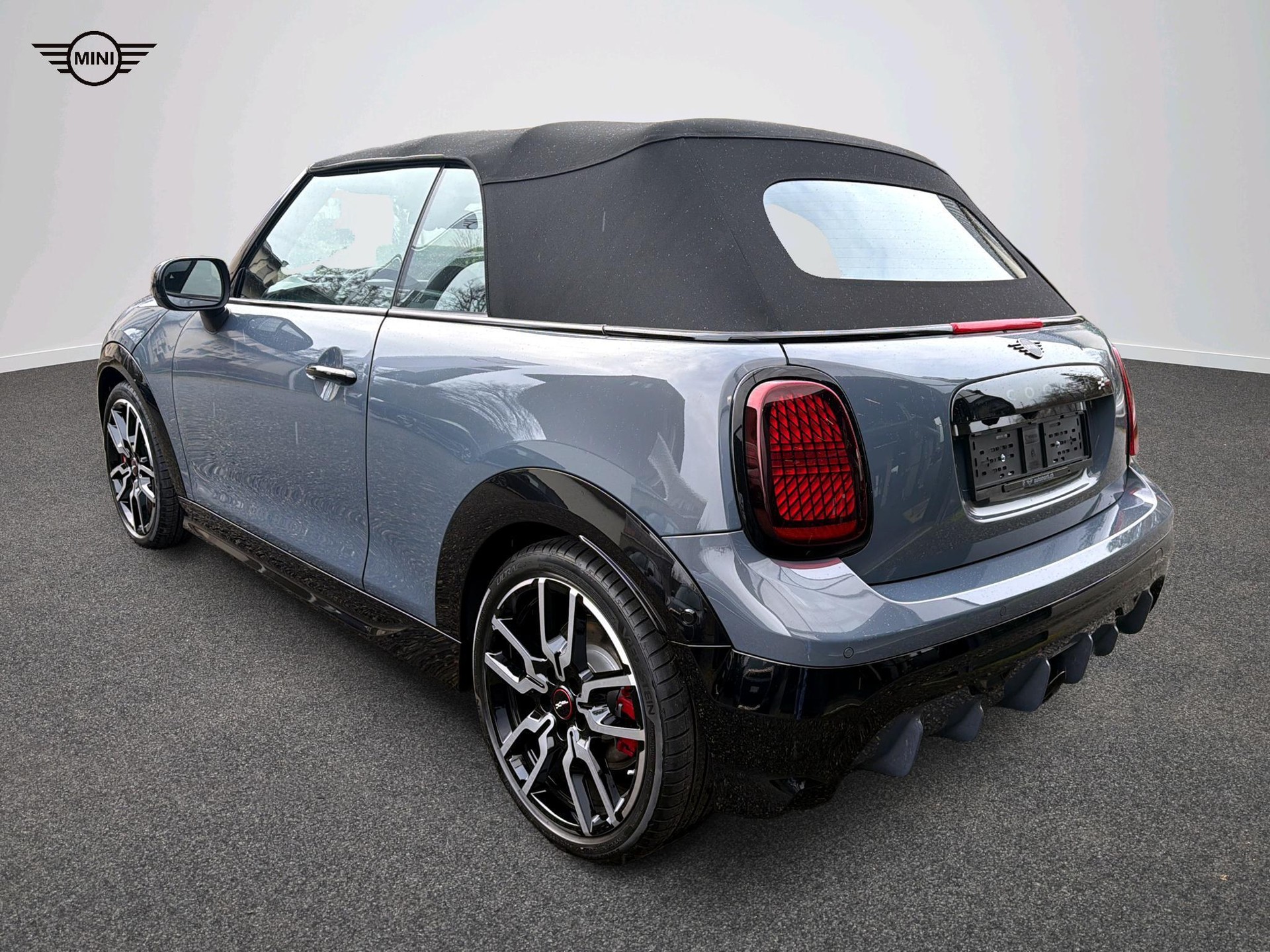 MINI John Cooper Works Cabrio-image-3
