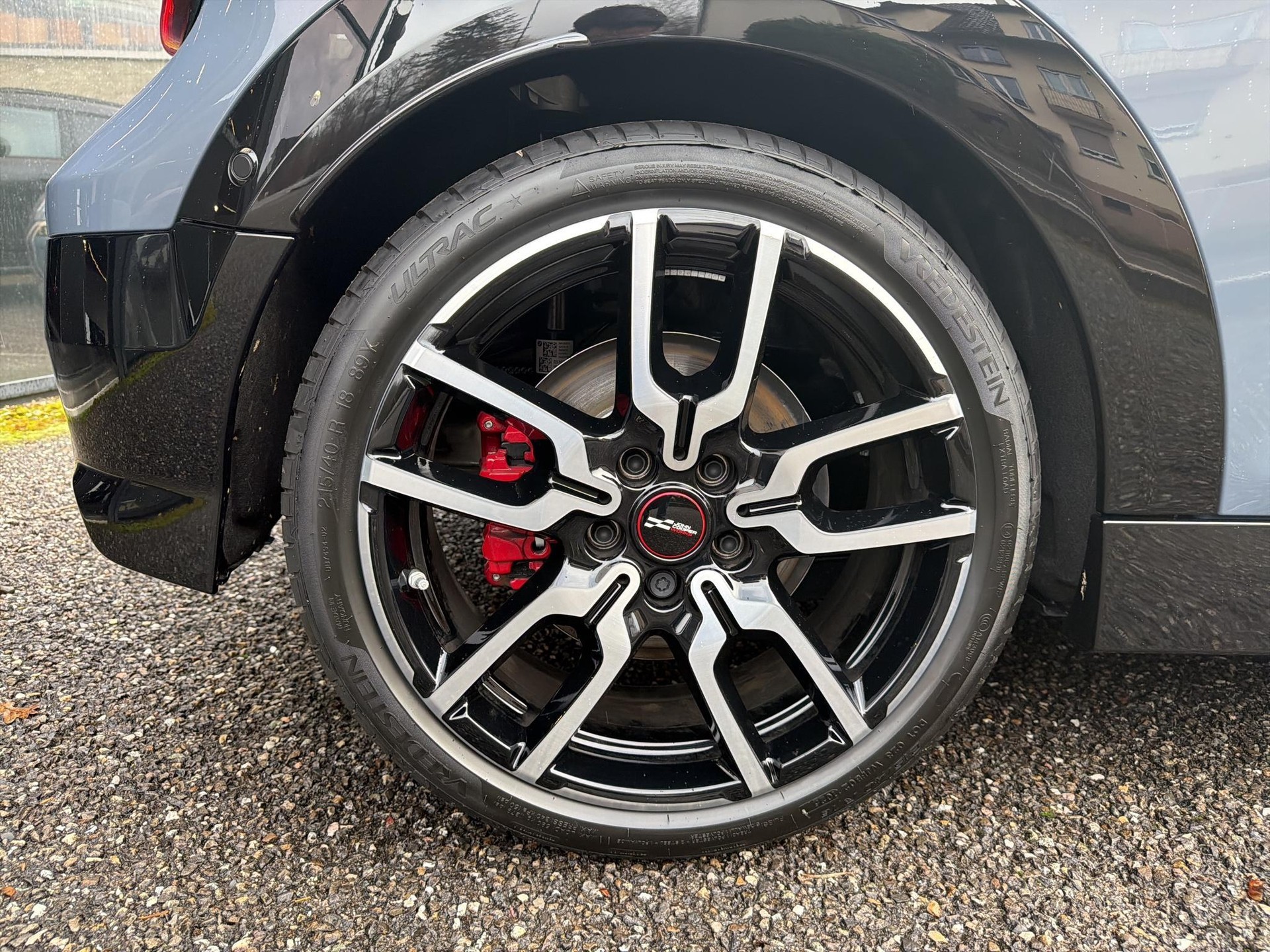 MINI John Cooper Works Cabrio-image-7