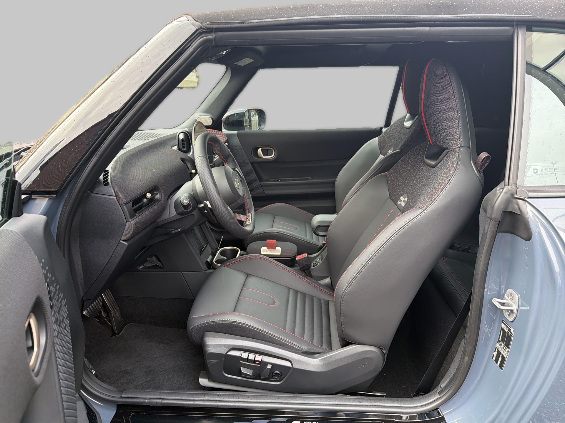 MINI John Cooper Works Cabrio-image-13