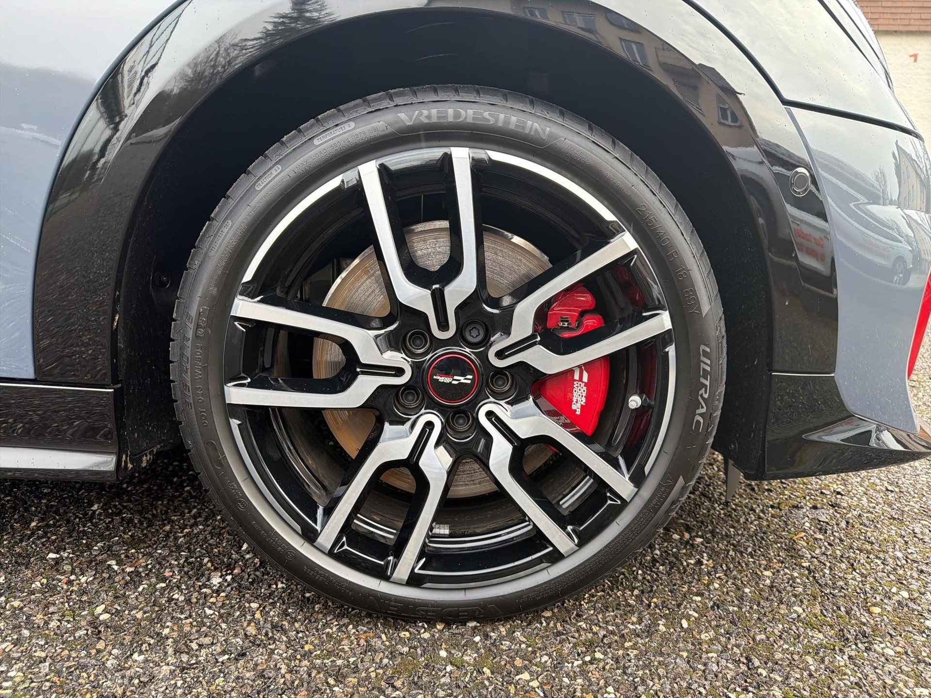 MINI John Cooper Works Cabrio-image-8