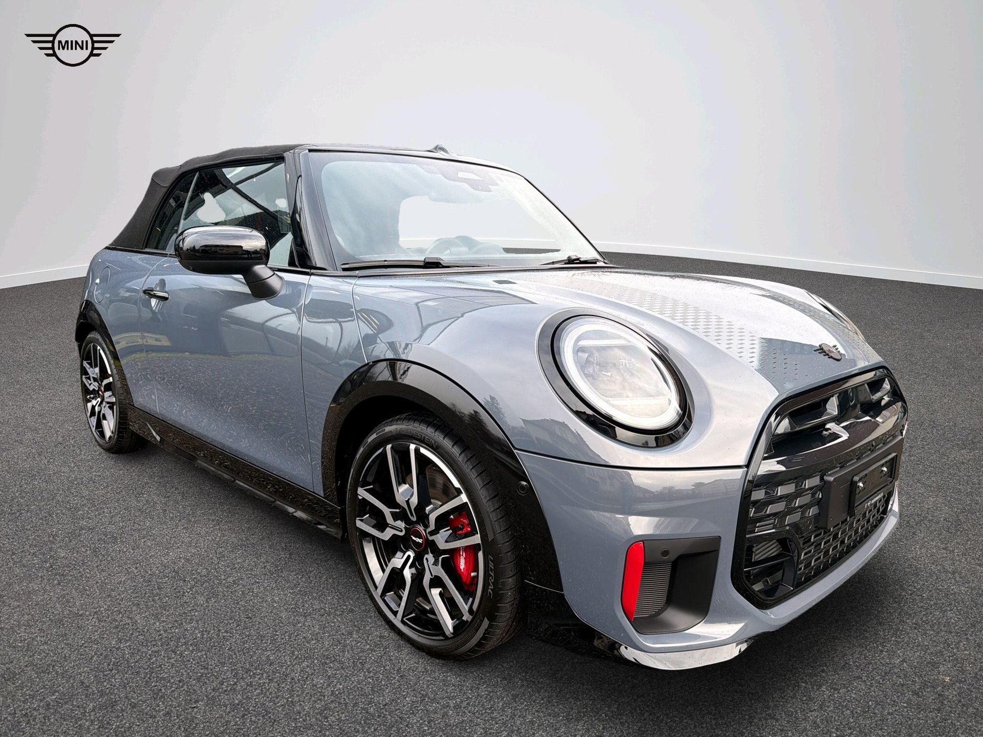 MINI John Cooper Works Cabrio-image-11