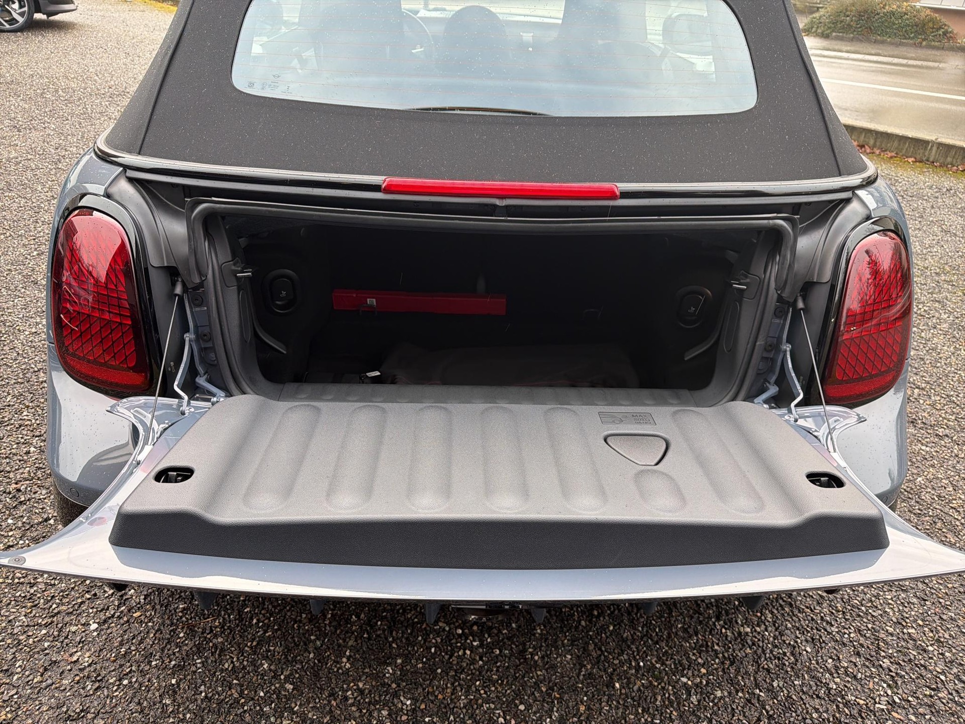 MINI John Cooper Works Cabrio-image-15