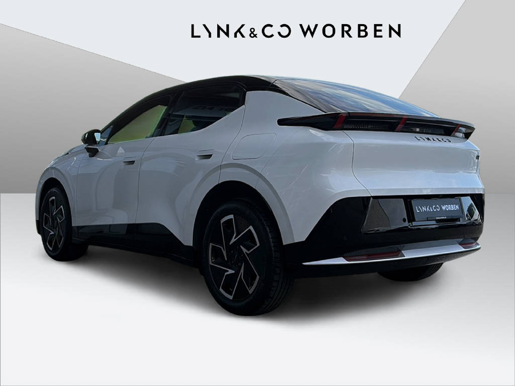 LYNK & CO 02 Core-showroom-element-3