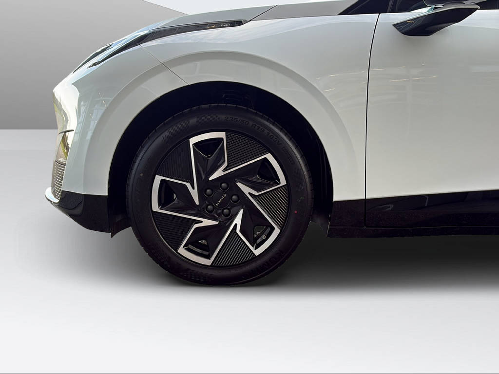 LYNK & CO 02 Core-image-5
