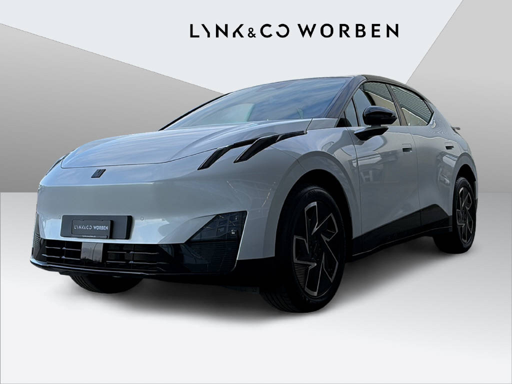 LYNK & CO 02 Core-showroom-element-2