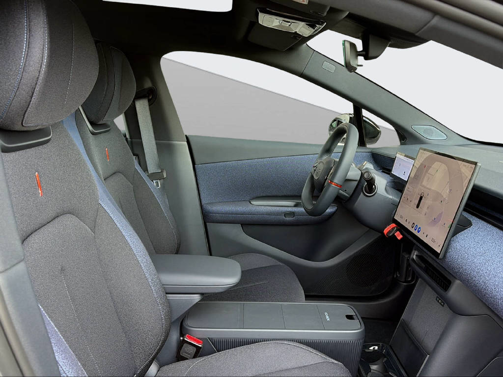 LYNK & CO 02 Core-image-9
