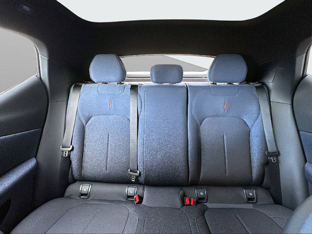 LYNK & CO 02 Core-image-21