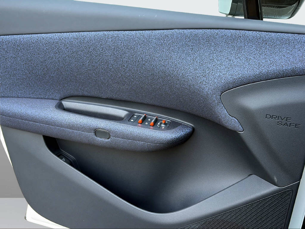 LYNK & CO 02 Core-image-18