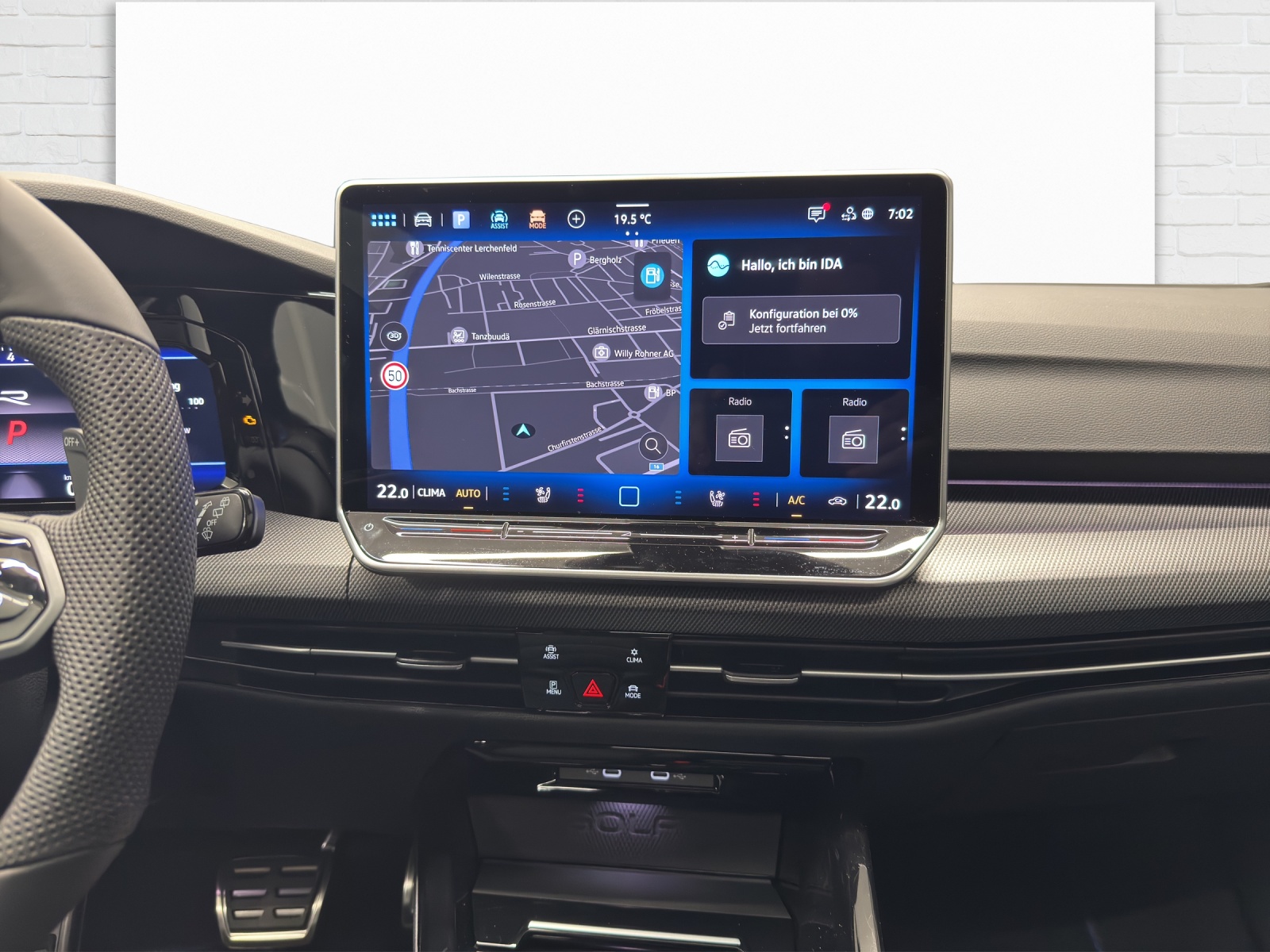 VW Golf VIII Variant 2.0 TSI R DSG 4motion-image-8