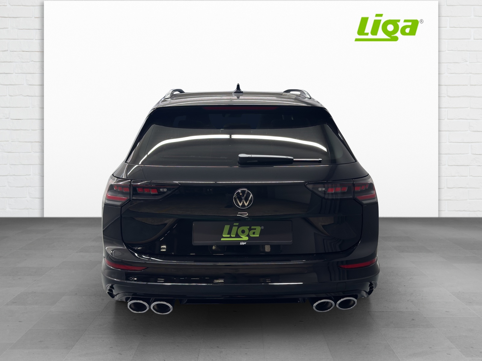 VW Golf VIII Variant 2.0 TSI R DSG 4motion-image-4