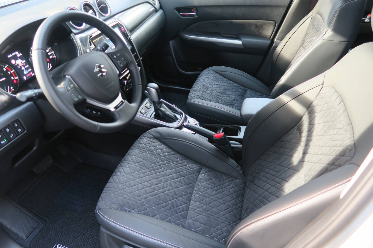 SUZUKI Vitara 1.4 T Sakura Top Hybrid 4x4-showroom-element-3