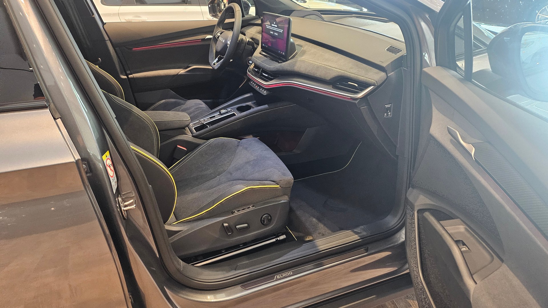SKODA Elroq 85 RS 4x4-image-16