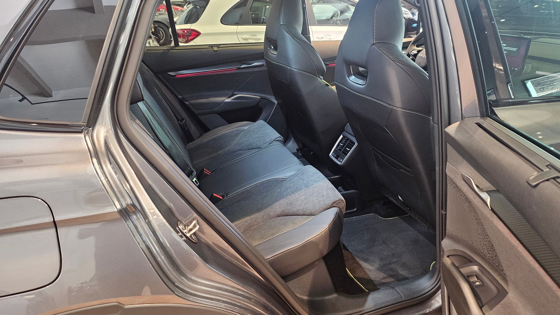 SKODA Elroq 85 RS 4x4-image-18