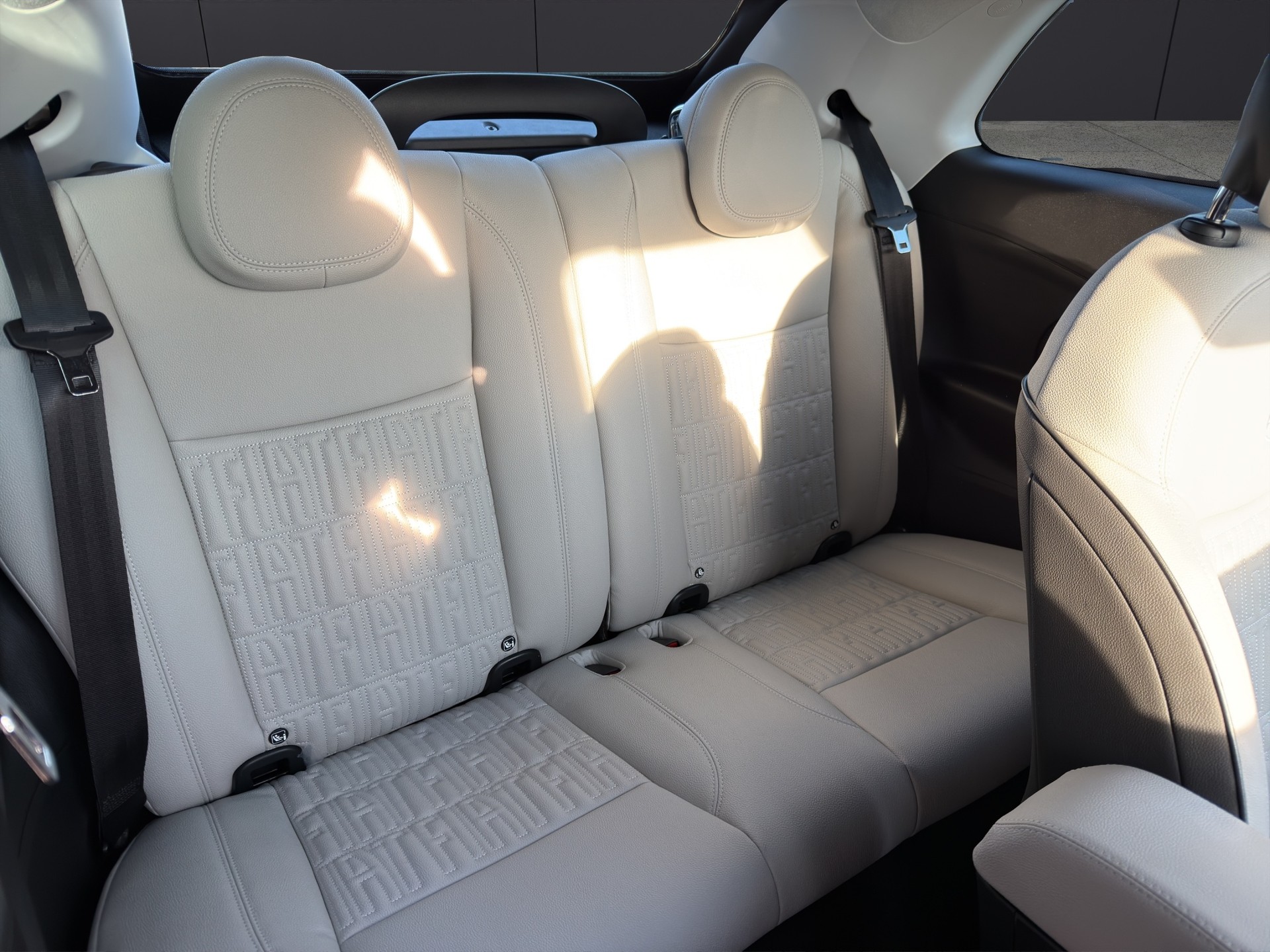 FIAT 500C Electric 87 KW La Prima-image-9