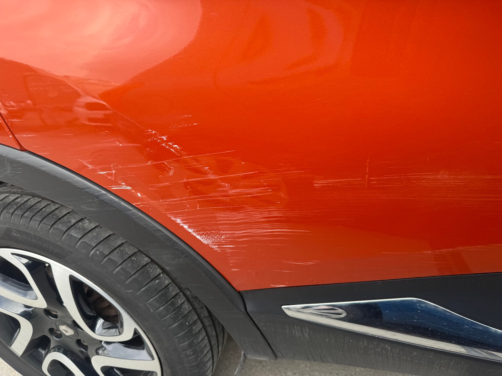 RENAULT Captur 1.5 dCi Dynamique-image-12