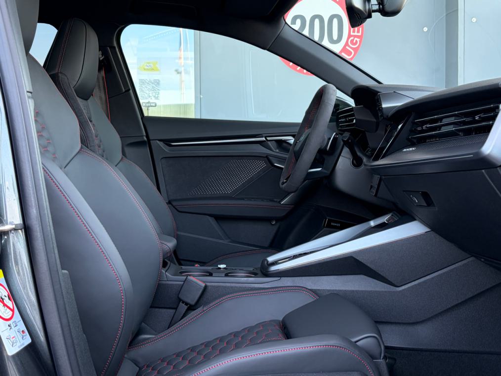AUDI RS3 Limousine 2.5 TSi quattro-image-10
