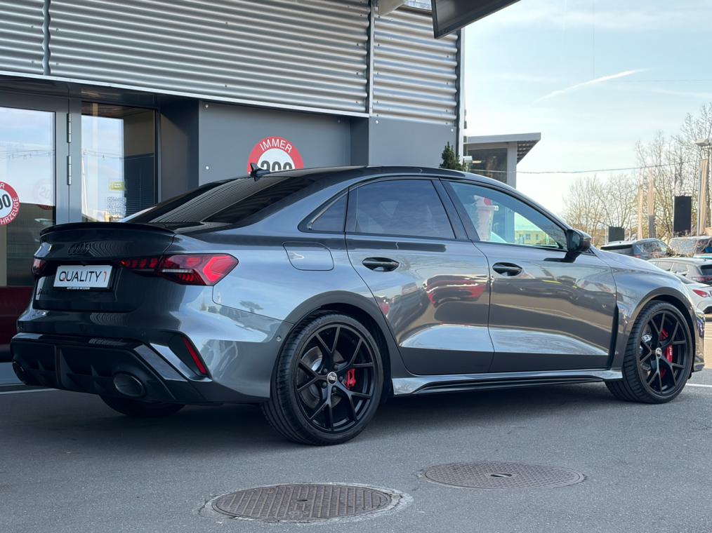 AUDI RS3 Limousine 2.5 TSi quattro-image-2