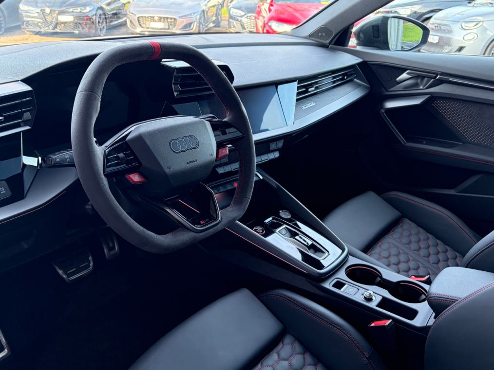 AUDI RS3 Limousine 2.5 TSi quattro-image-3