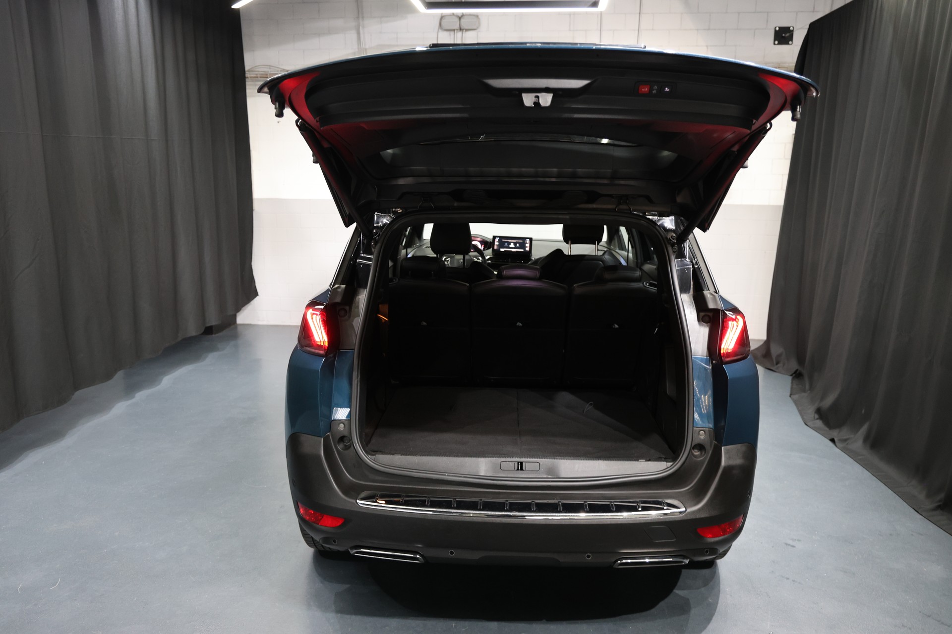 PEUGEOT 5008 1.5 BlueHDi GT Pack EAT8-image-17