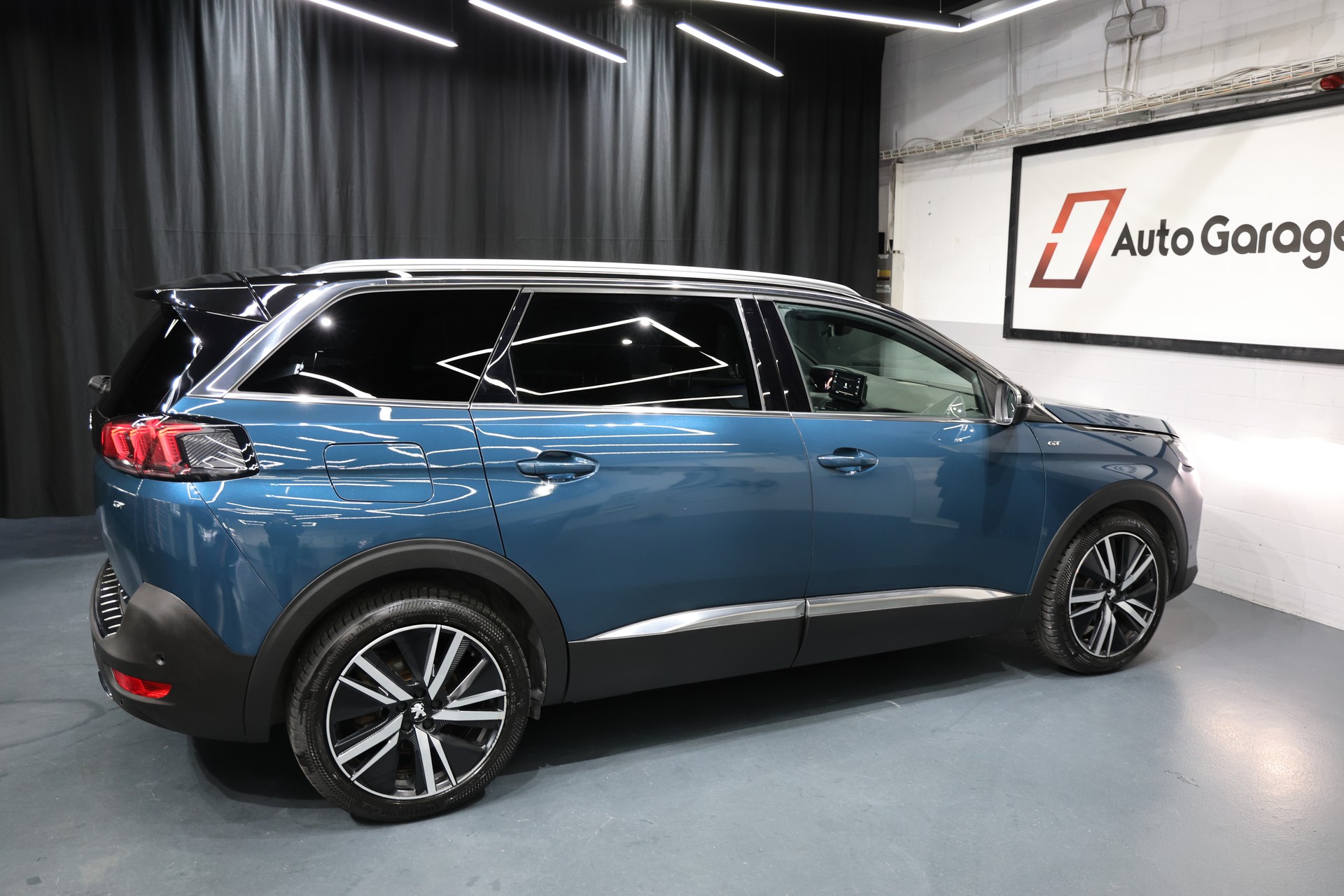 PEUGEOT 5008 1.5 BlueHDi GT Pack EAT8-image-9