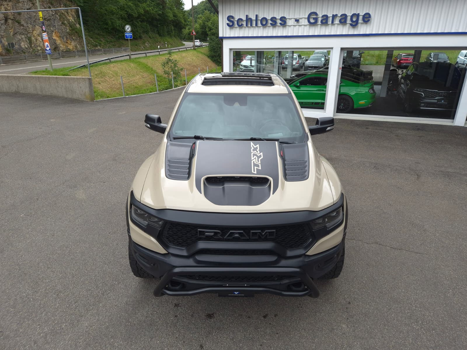 DODGE RAM 1500 TRX Level 2 Sandblast Edition-showroom-element-2
