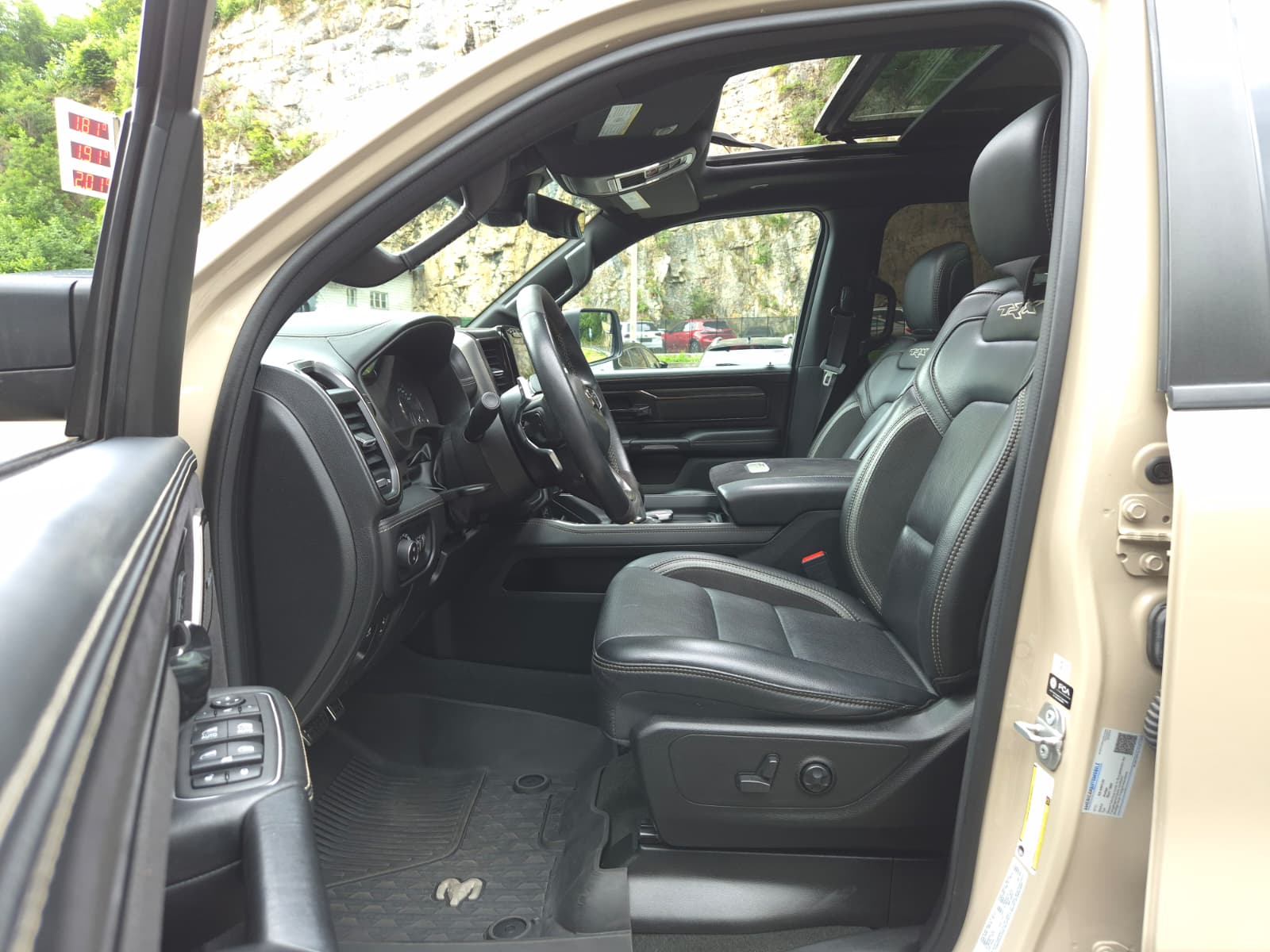 DODGE RAM 1500 TRX Level 2 Sandblast Edition-image-18