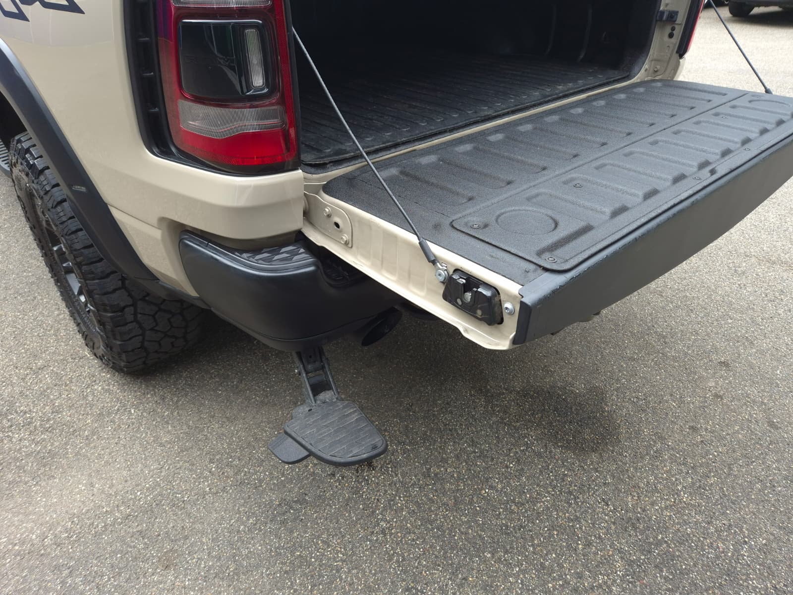 DODGE RAM 1500 TRX Level 2 Sandblast Edition-image-13
