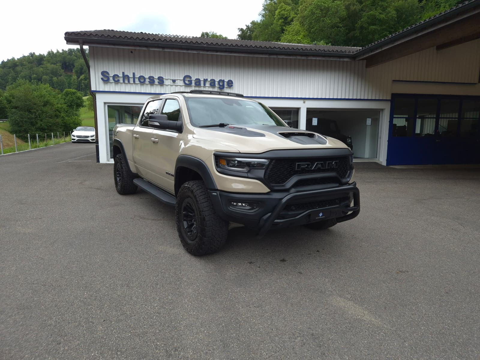 DODGE RAM 1500 TRX Level 2 Sandblast Edition-showroom-element-1