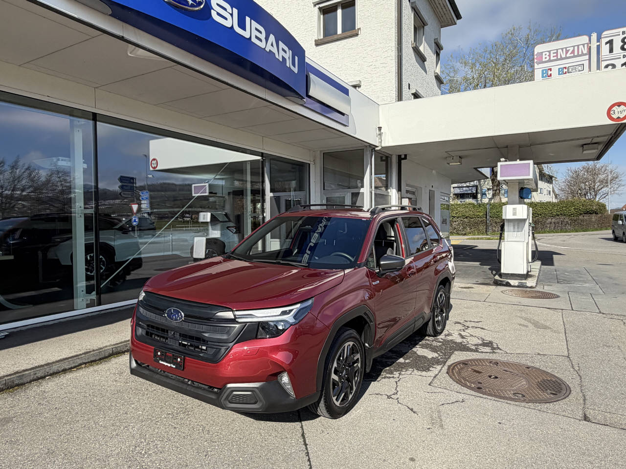 SUBARU Forester Station 2.0i e-Boxer Swiss Plus-image-1