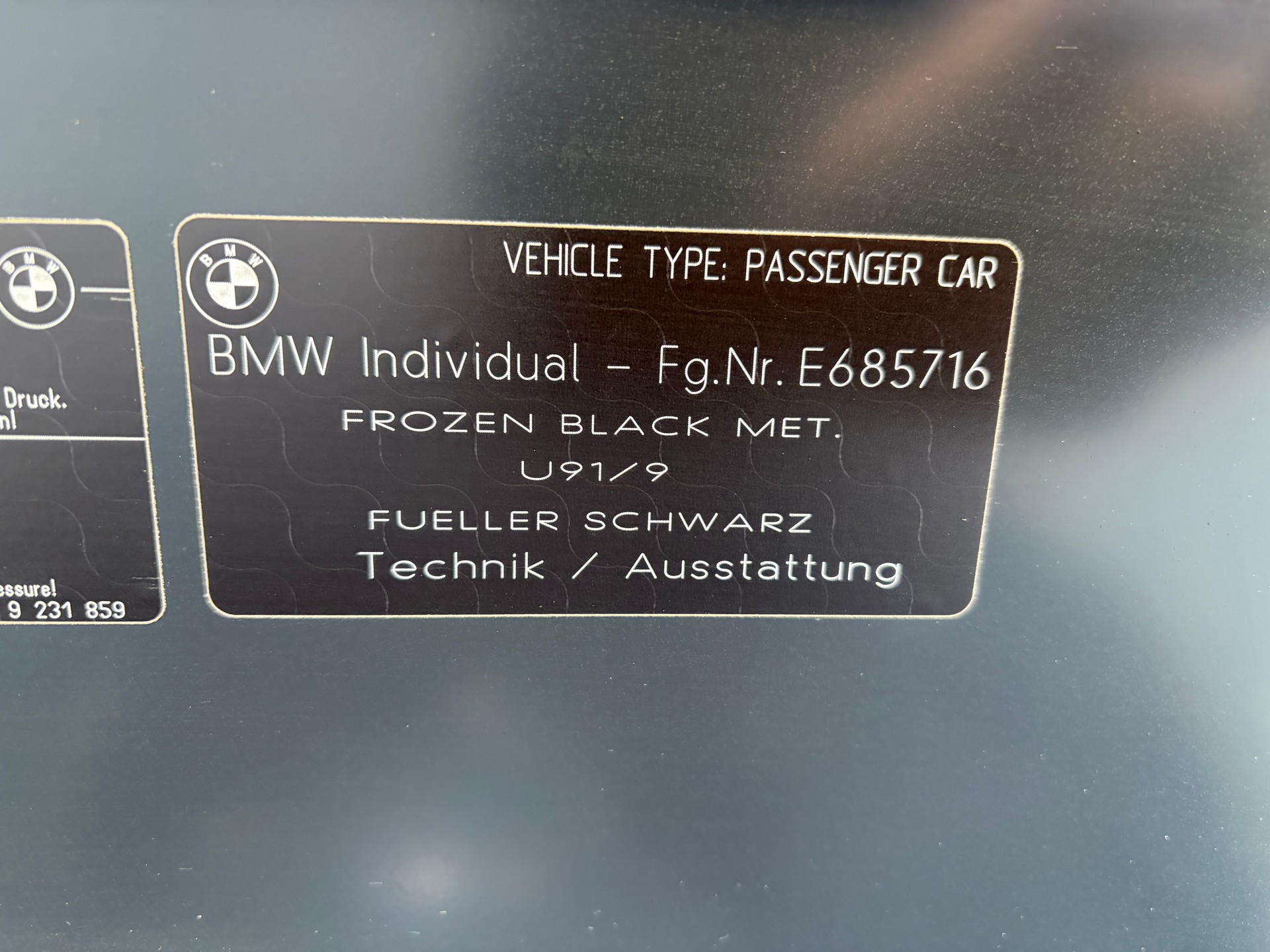 BMW M3 Coupé DSG Competetion Frozen Black Num. 9-image-17