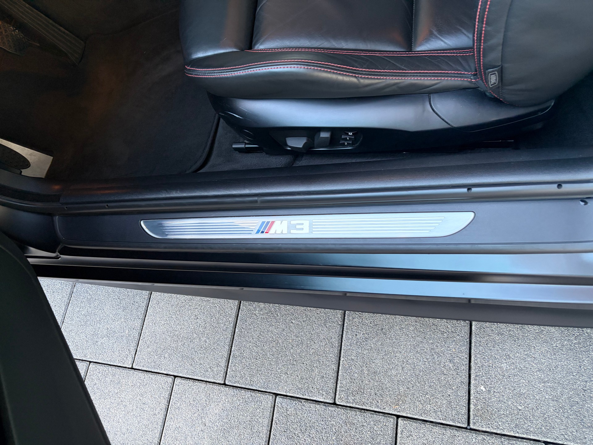 BMW M3 Coupé DSG Competetion Frozen Black Num. 9-image-11