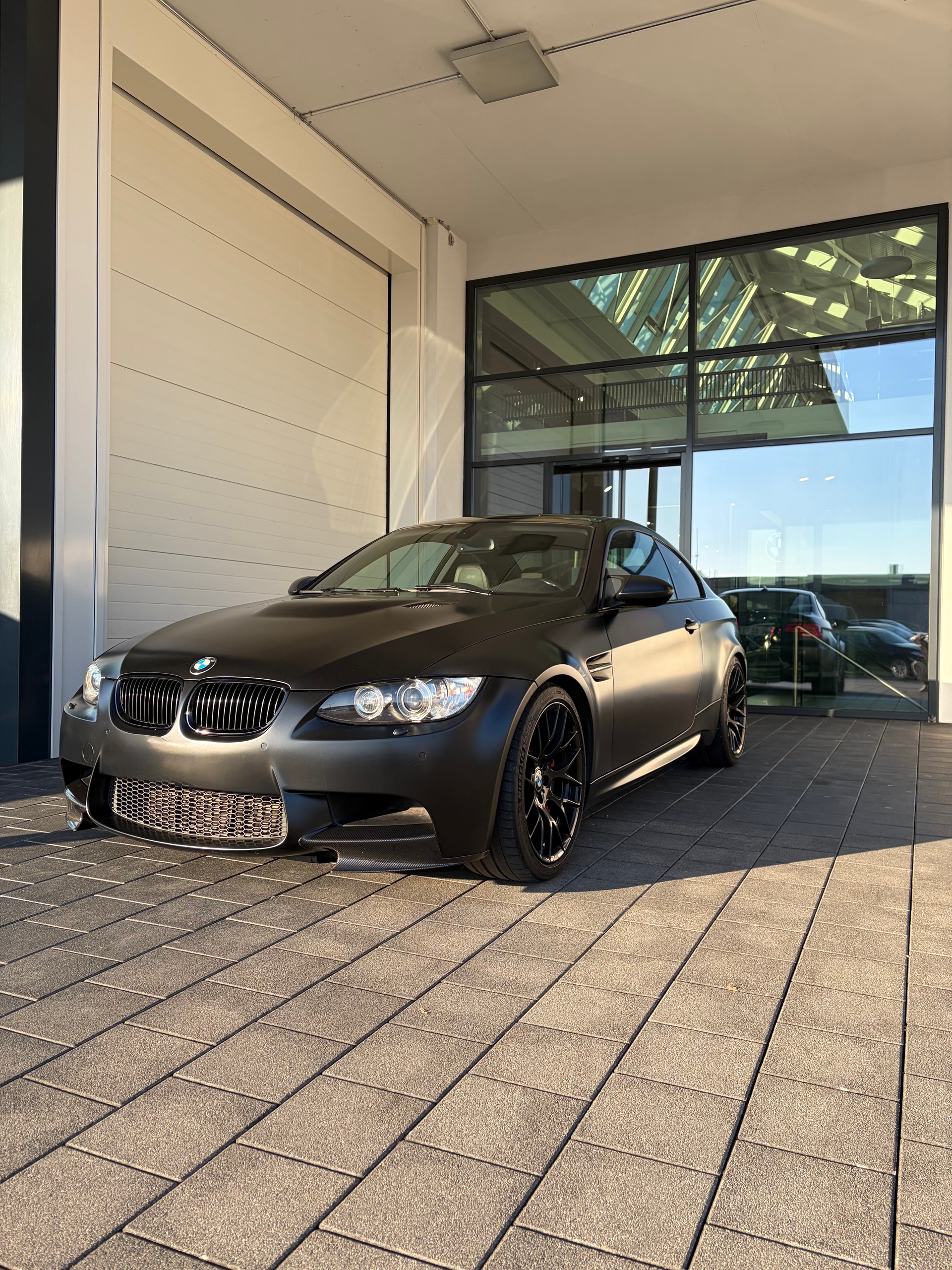 BMW M3 Coupé DSG Competetion Frozen Black Num. 9-image-0