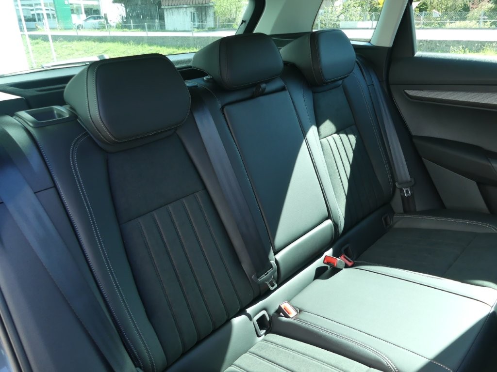 SKODA Karoq 1.5 TSI Dynamic DSG-image-12