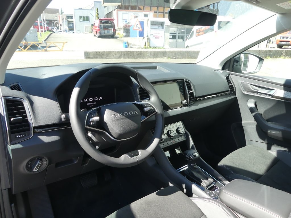 SKODA Karoq 1.5 TSI Dynamic DSG-image-6