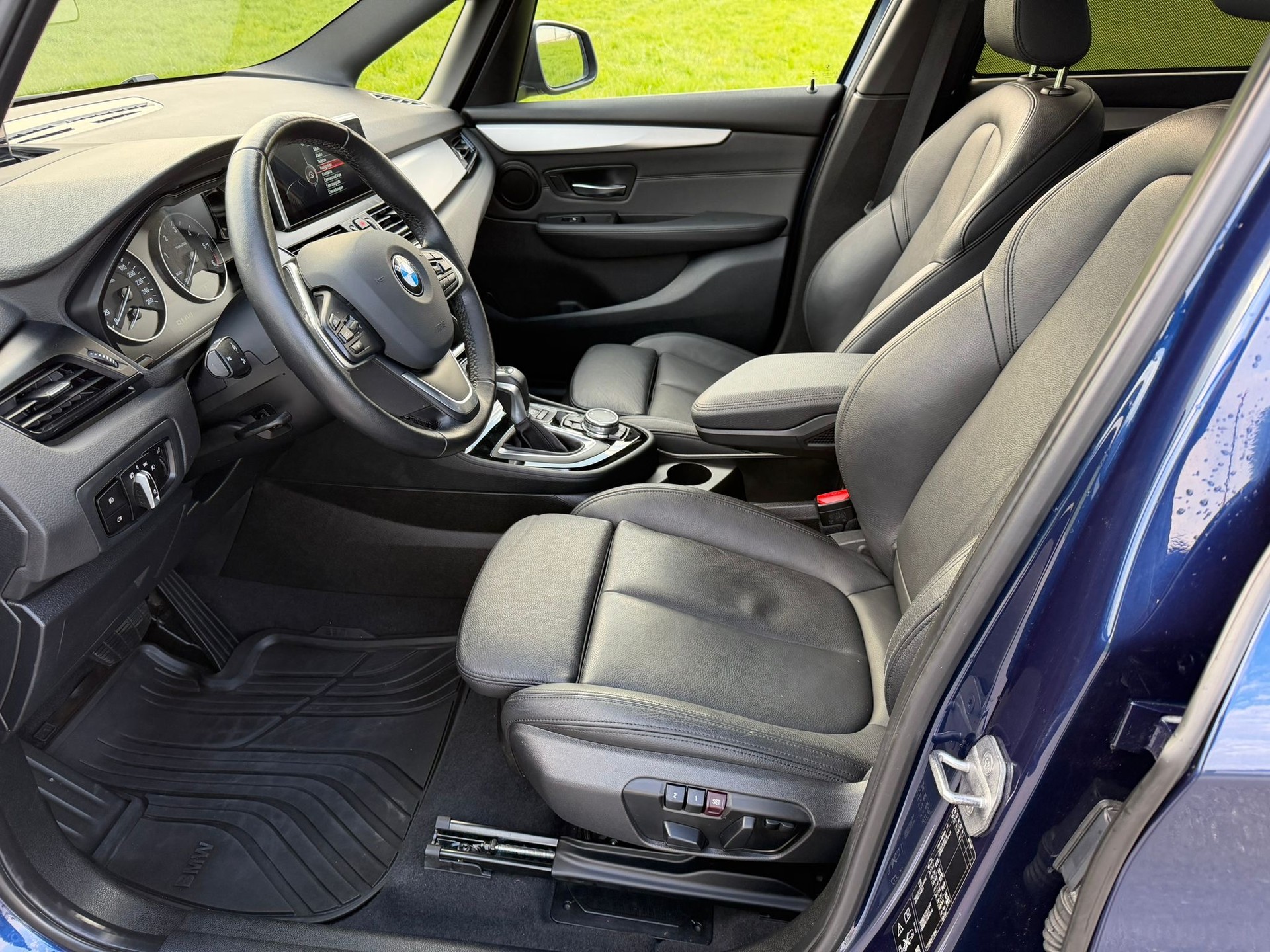 BMW 220d xDrive Gran Tourer M Sport Steptronic-image-7