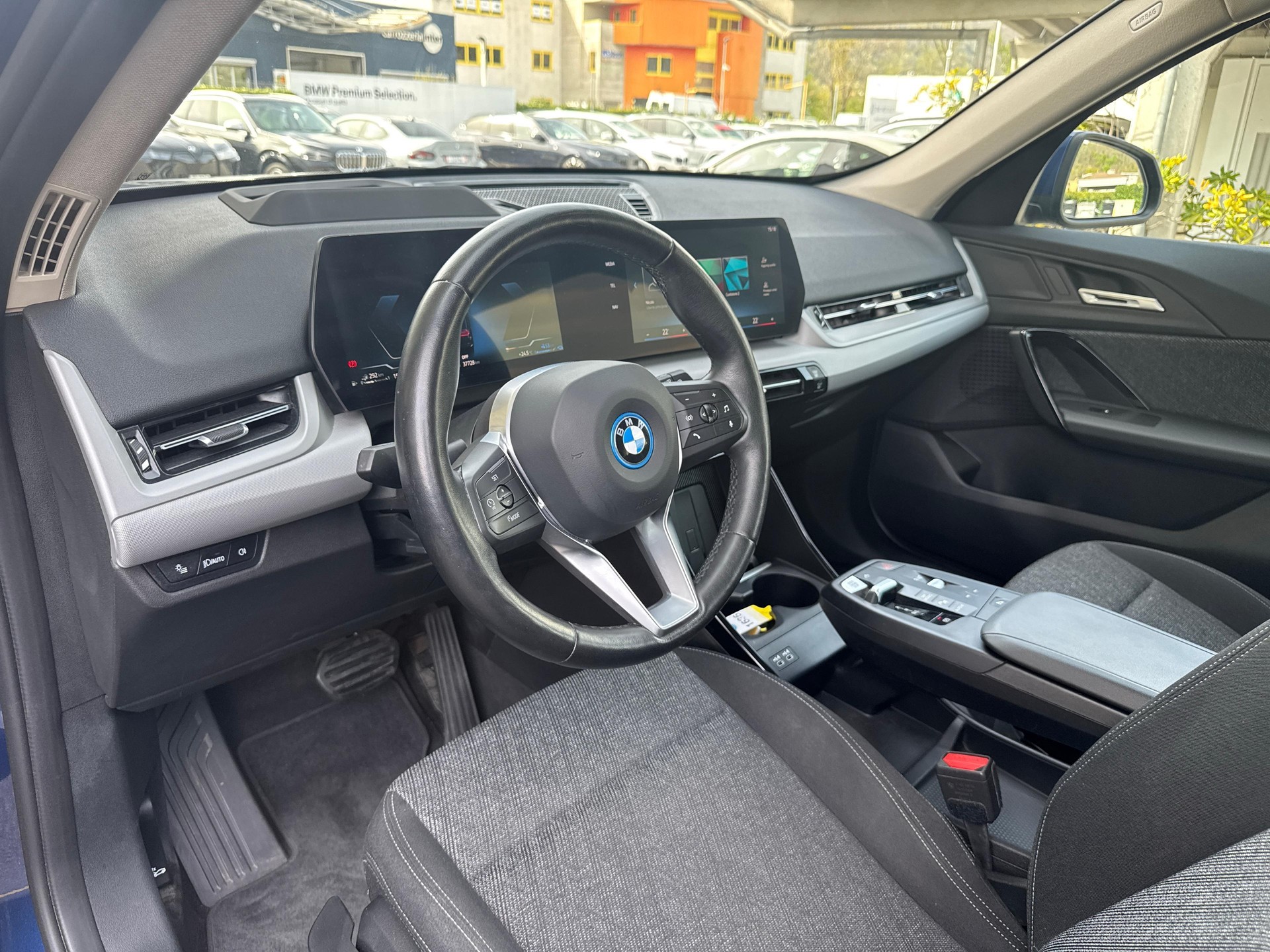 BMW X1 30e xDrive-image-13