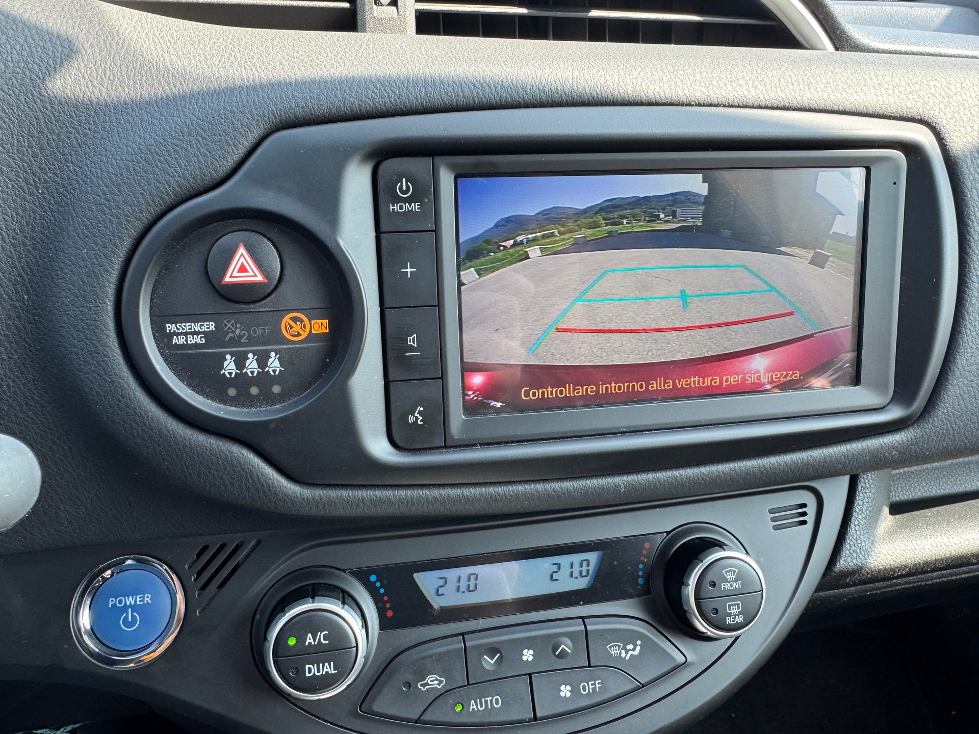 TOYOTA 1.5 VVT-i Hybrid Trend e-CVT-image-9