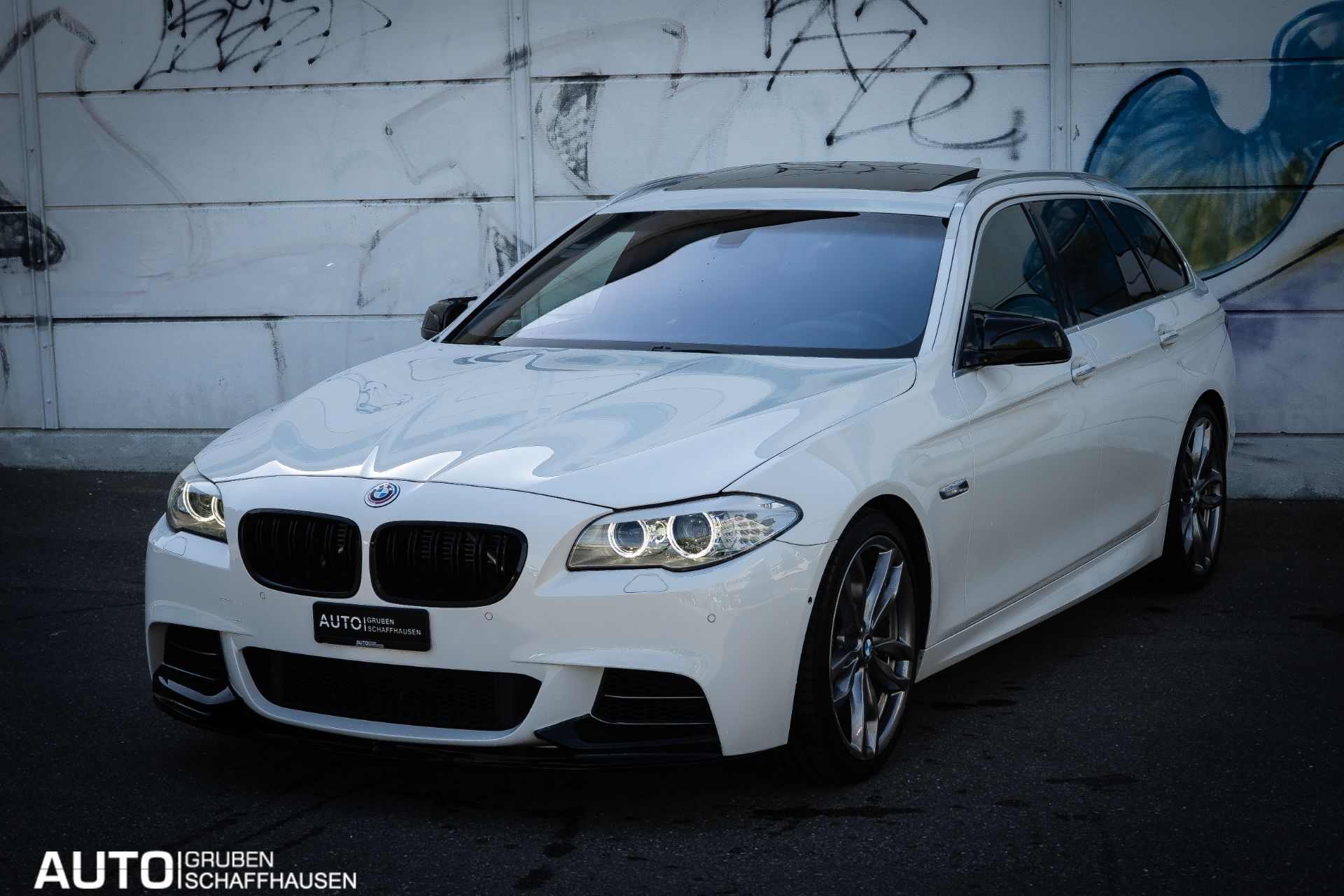 BMW M550 d xDrive Touring Steptronic-image-6