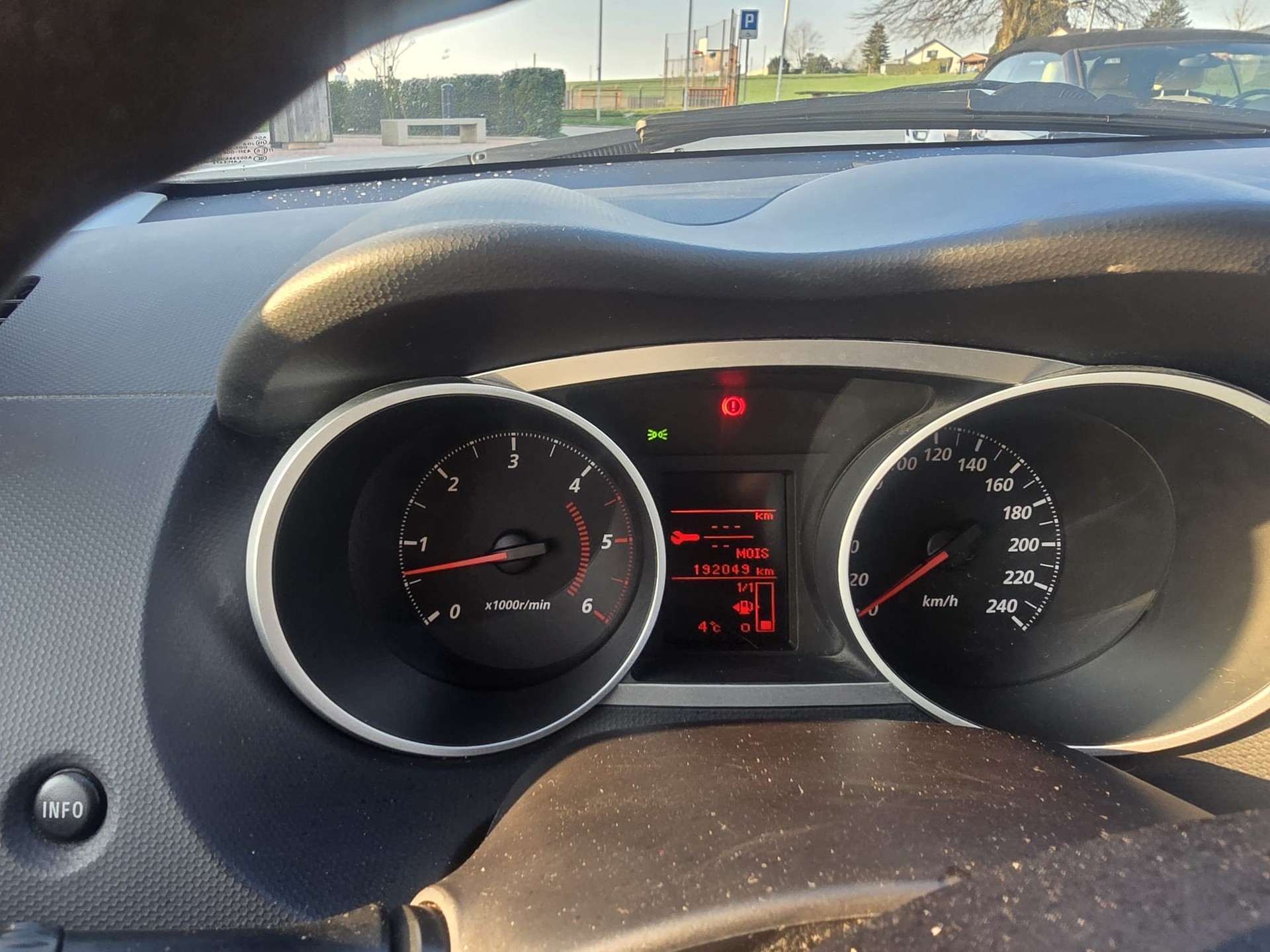 MITSUBISHI Outlander 2.2 DID Inform 4WD-image-6