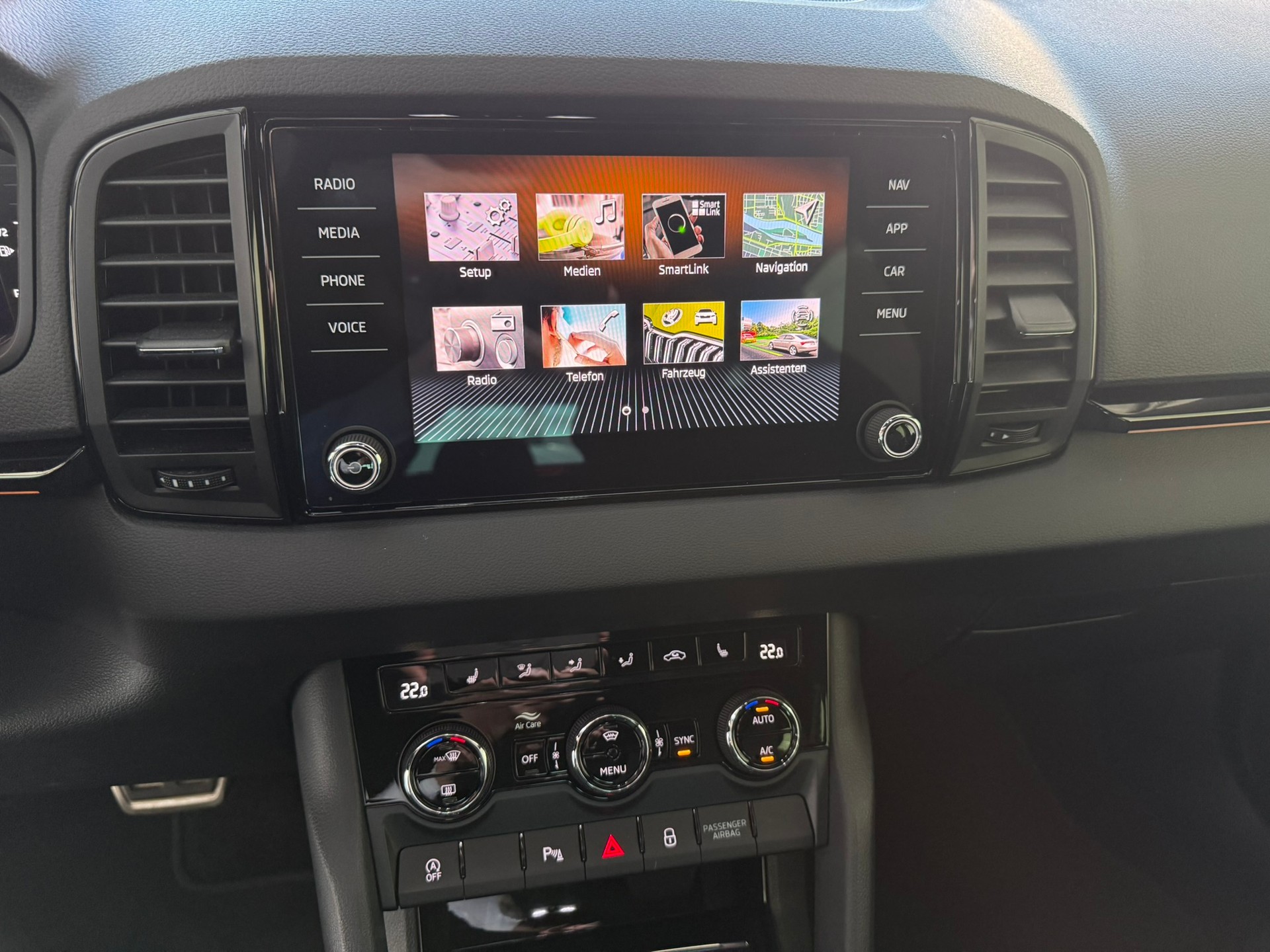 SKODA Karoq 2.0 TSI SportLine 4x4 DSG-image-11