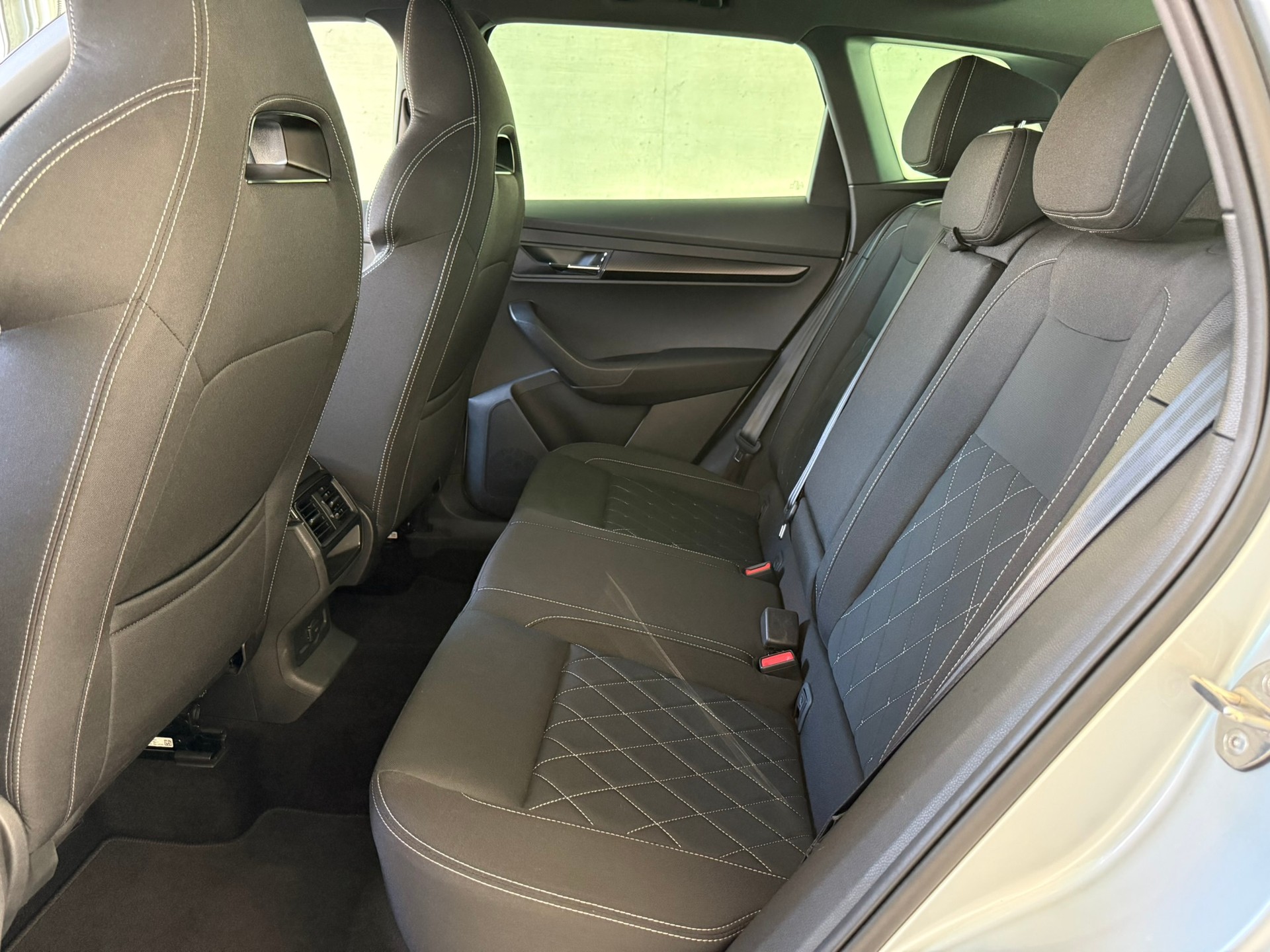 SKODA Karoq 2.0 TSI SportLine 4x4 DSG-image-7