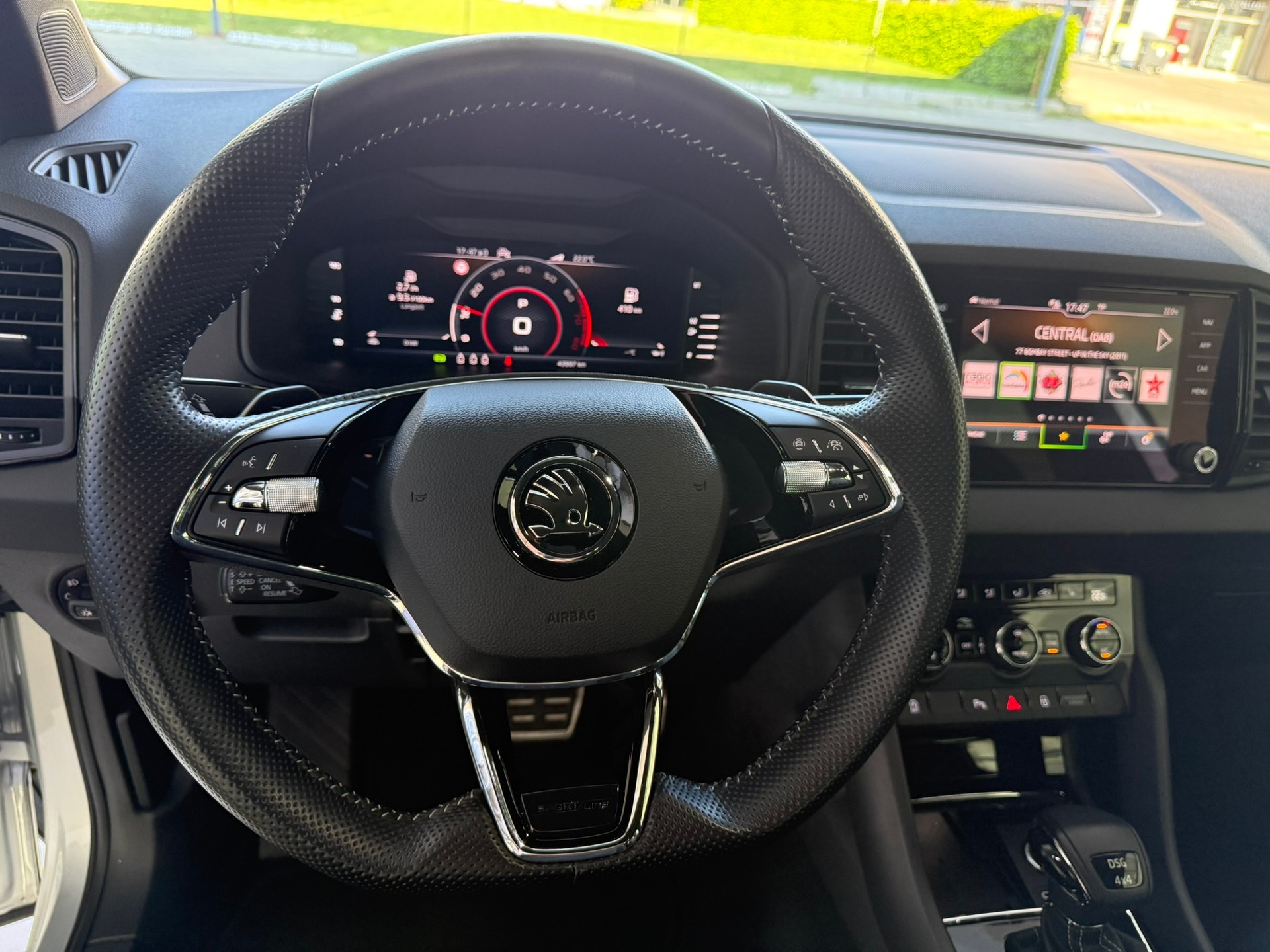 SKODA Karoq 2.0 TSI SportLine 4x4 DSG-image-8