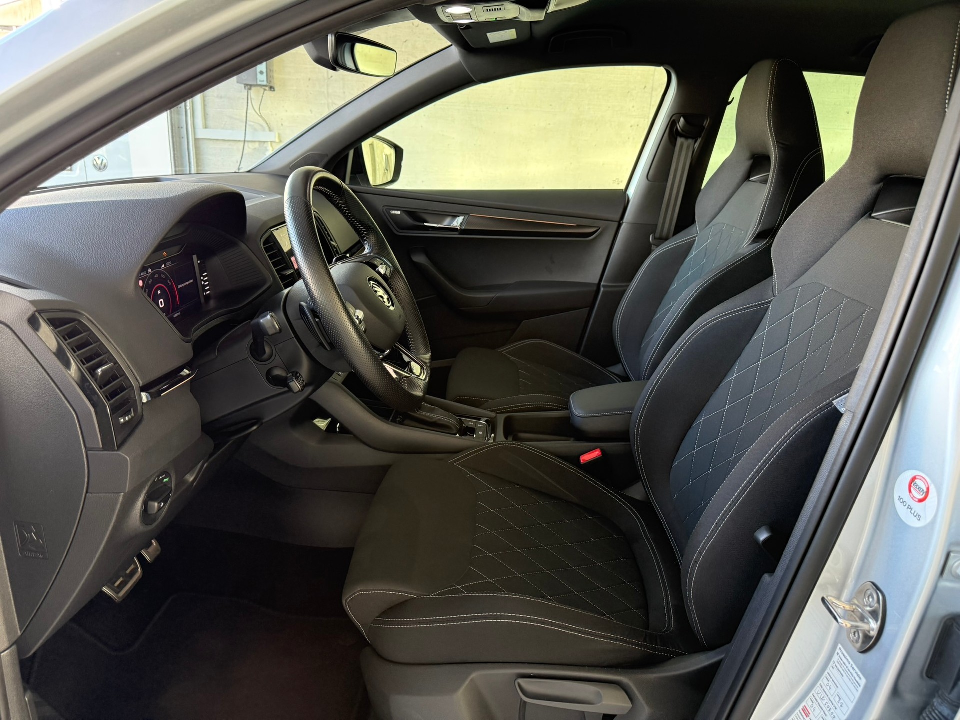 SKODA Karoq 2.0 TSI SportLine 4x4 DSG-image-6