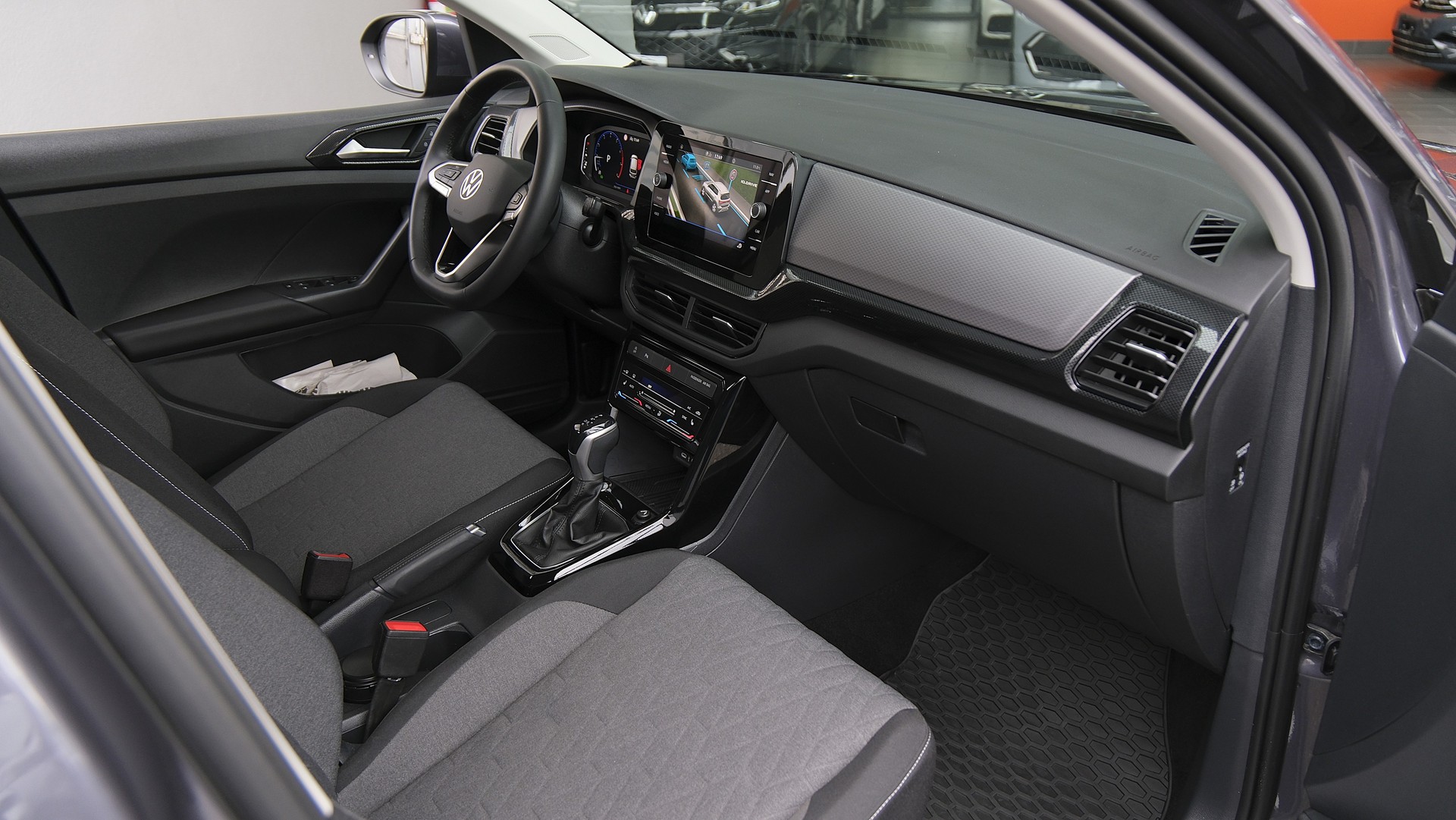 VW T-Cross 1.0 TSI EVO Life DSG-image-11